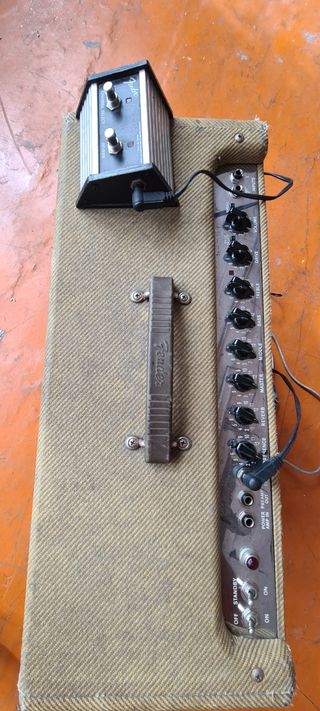 Amplificador Fender Blues Deville 4x10