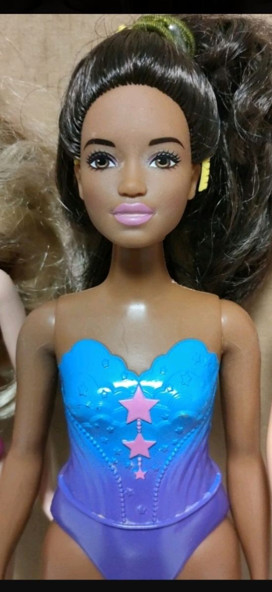 BARBIE NEGRITA CURVY MODEL