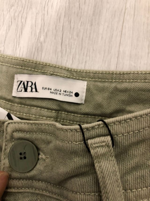 Pantalón cargo talla 34 Zara