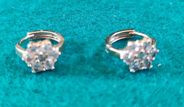 Pendientes chapados en oro