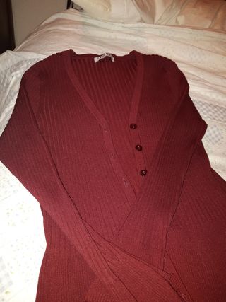 Chaqueta  granate de entretiempo. Talla M