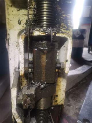 TUERCA ELEVADOR ISTOBAL Tuerca elevador Nylatron