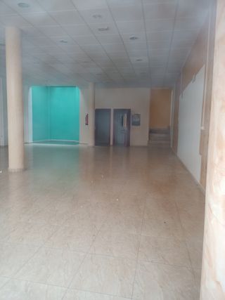 Bajo comercial .