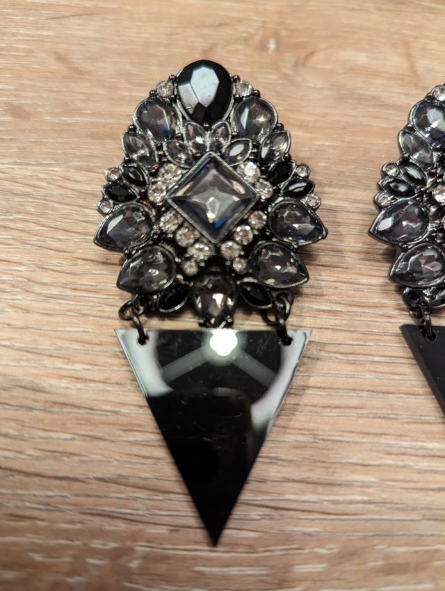 Pendientes negros preciosos