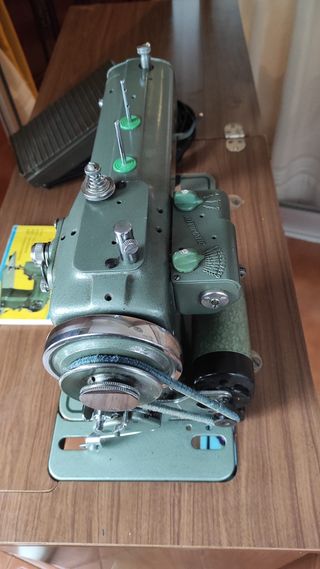 maquina de coser eléctrica