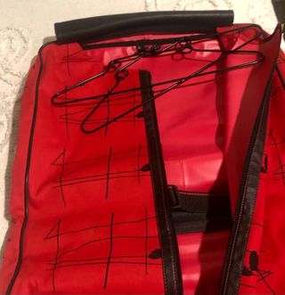 Bolsa de viaje con perchas incorporadas