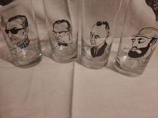 Caricature su bicchieti