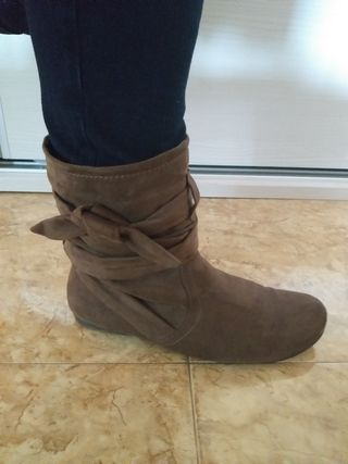 Botines planos mujer marrones