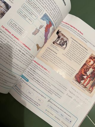 Libro escolar cultura clasica savia SM 2 eso