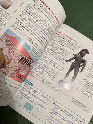 Libro escolar cultura clasica savia SM 2 eso