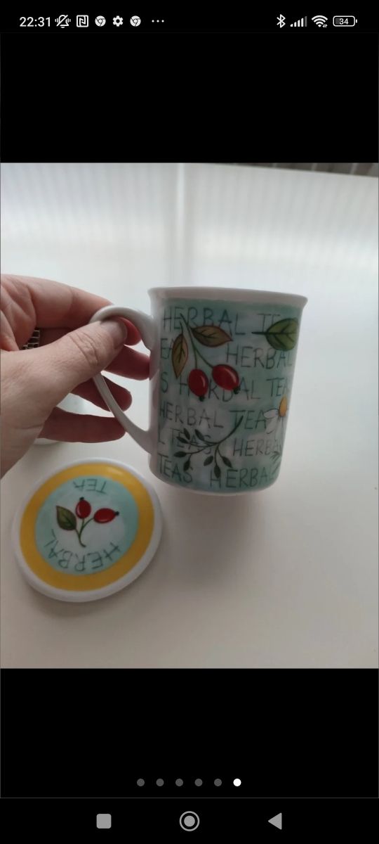 Taza cerámica de té con filtro y tapa