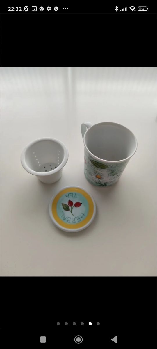 Taza cerámica de té con filtro y tapa