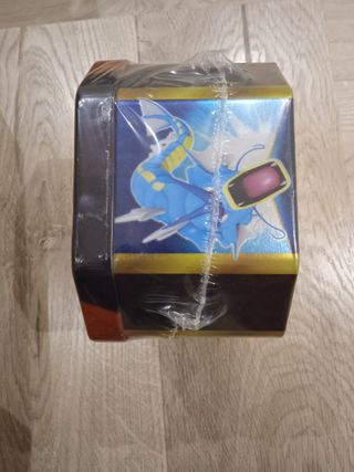 Lata Charizard Castellano - destinos ocultos