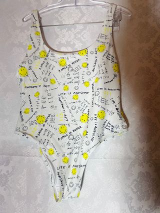 precioso bañador smiley nuevo etiquetas 
