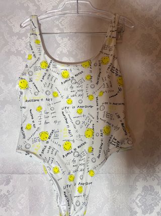 precioso bañador smiley nuevo etiquetas 