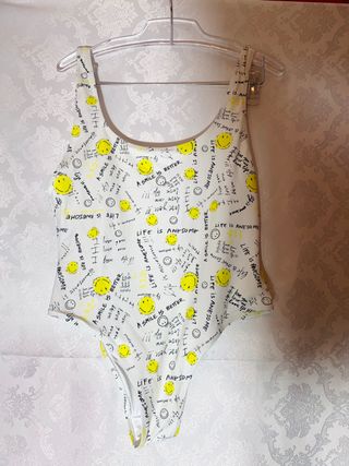 precioso bañador smiley nuevo etiquetas 