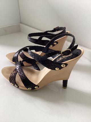 Sandalias de madera Exe