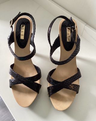 Sandalias de madera Exe