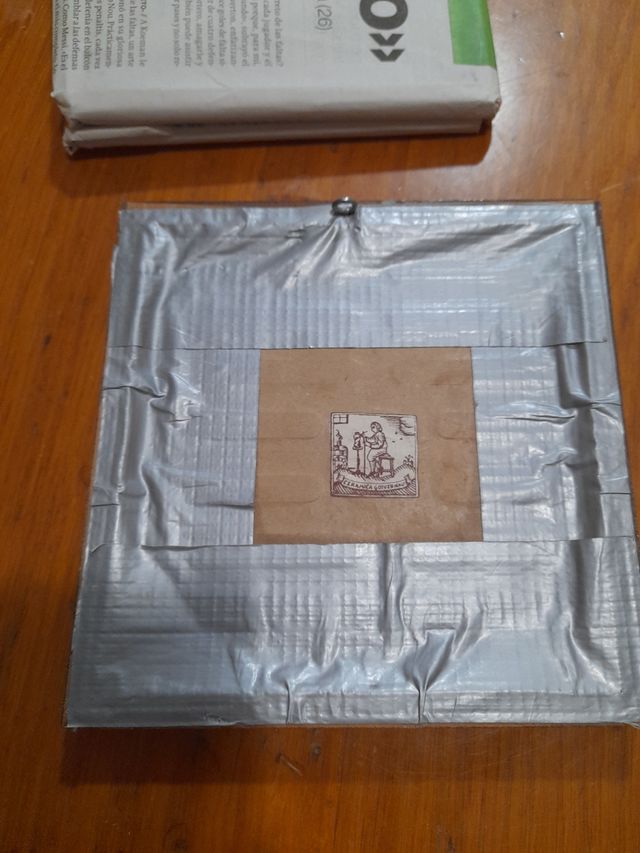 Piastrella incorniciata