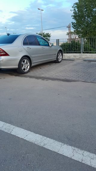 Mercedes-Benz Clase C 2004
