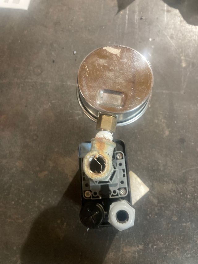 presostato telemecanique xmp