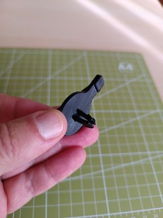 Alfa159. Cierre tapa luces maletero.