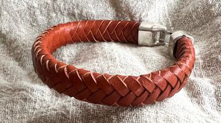 Pulsera de cuero trenzado