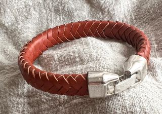Pulsera de cuero trenzado