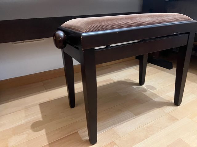 Piano Yamaha electrico + silla