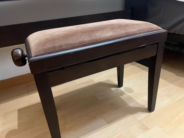 Piano Yamaha electrico + silla