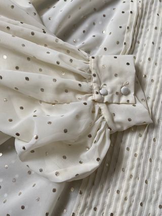 Blusa semitransparente