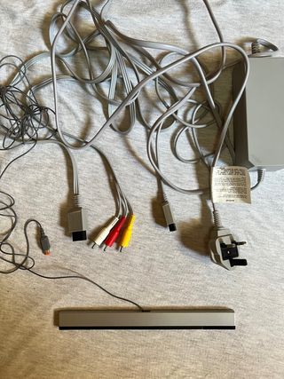 Wii + 4 juegos + 2 mandos + 1 nunchaku