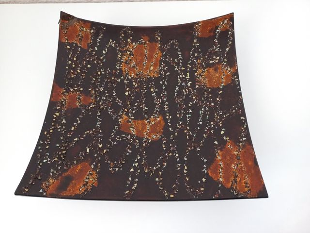 Bandeja decorativa y tres bolas