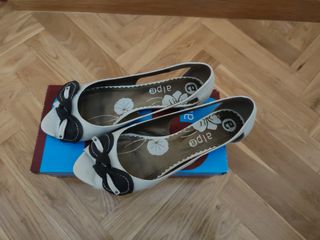 Zapatos abiertos.