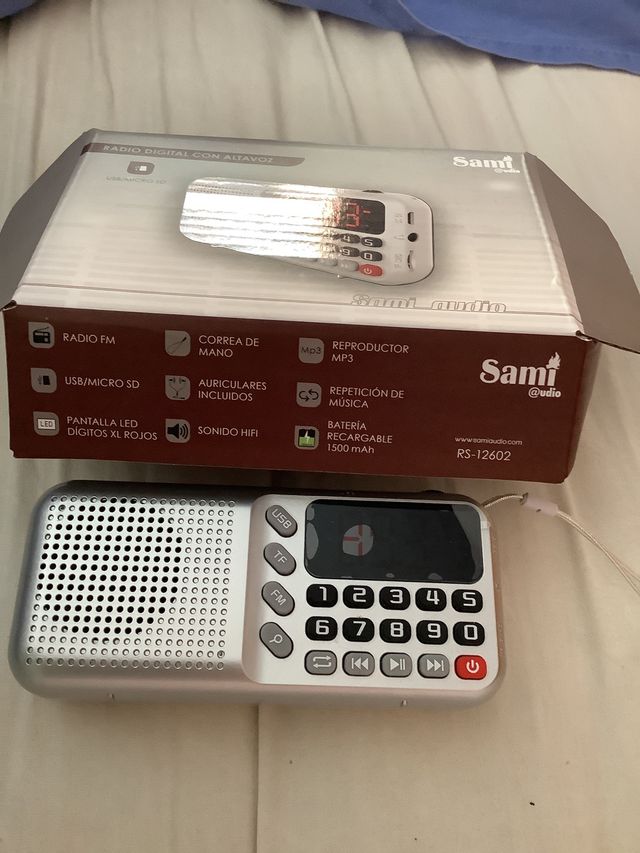 Radio digital con altavoz