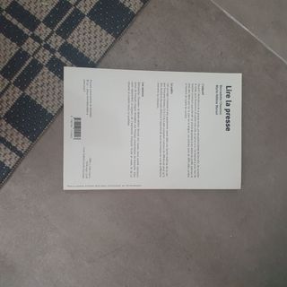 Libro nuevo francés Lire la presse