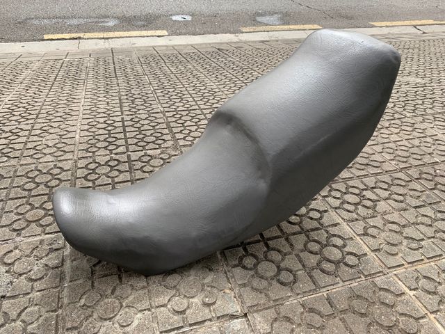 Asientos originales BMW K100 ( tengo 6 uds ). 
