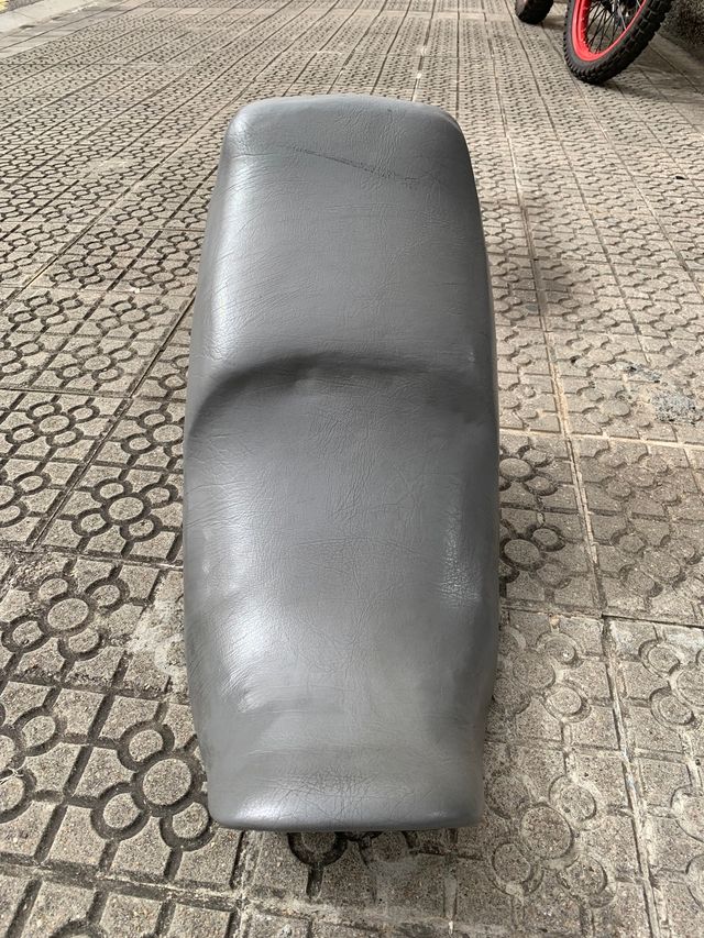 Asientos originales BMW K100 ( tengo 6 uds ). 