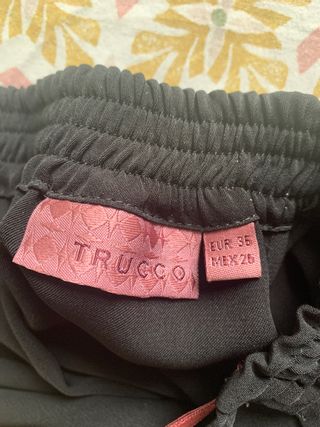 Mono negro espalda vista ideal fiestas