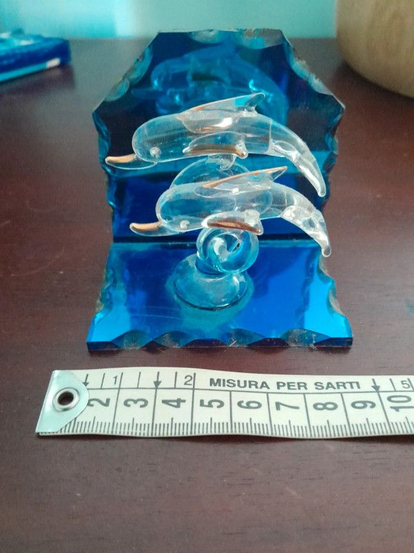 soprammobile vetro delfini