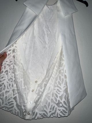 Blusa con la espalda descubierta