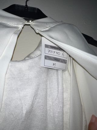 Blusa con la espalda descubierta