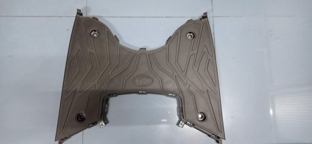 plastico suelo  kymco agility city 125 año 2019