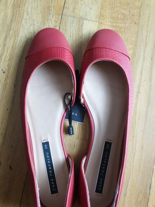 Manoletinas rojas Zara