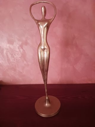 Figura bronce
