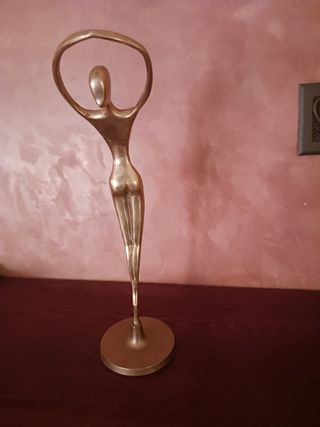Figura bronce