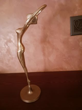 Figura bronce