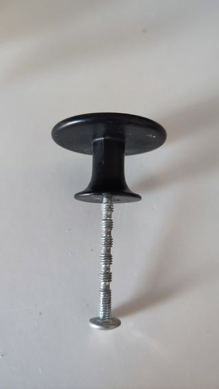 Pomos tiradores de armarios negros