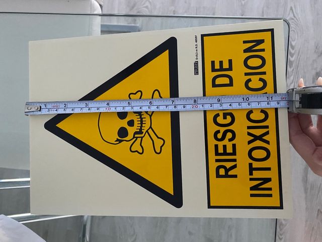 Cartel " RIESGO DE INTOXICACIÓN"