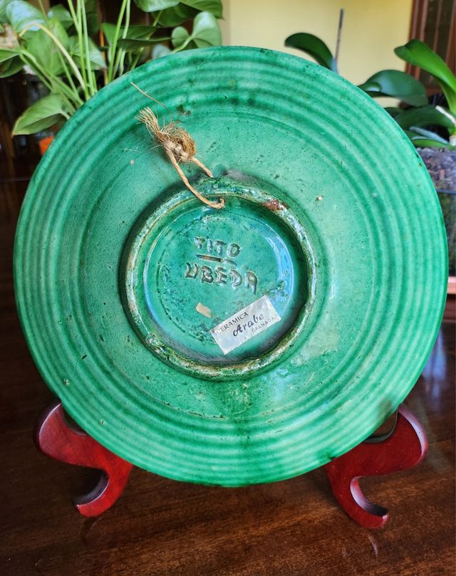 PLATO DE " TITO UBEDA " DE CERAMICA ARABE